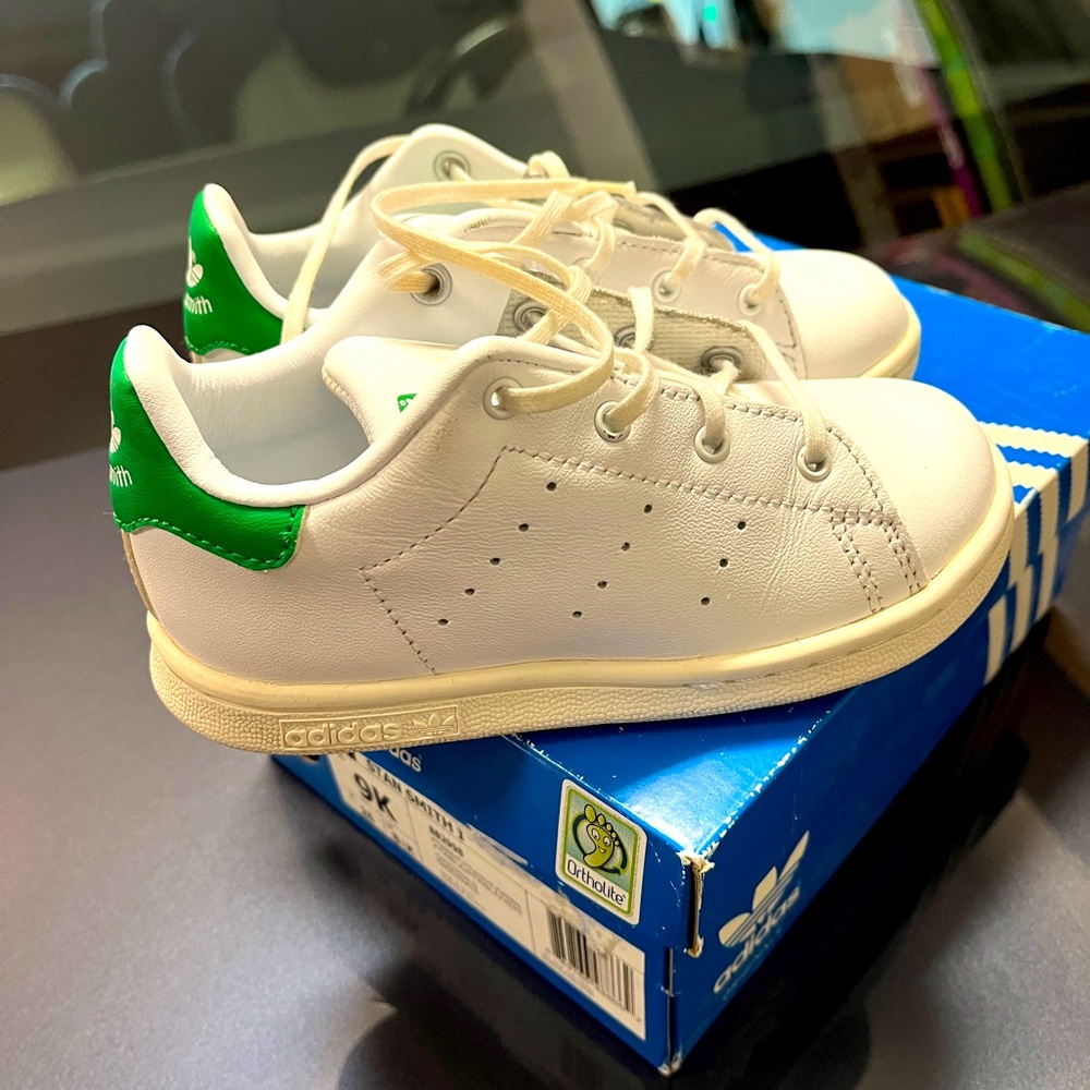 Adidas Stan Smith Shoes for small kid